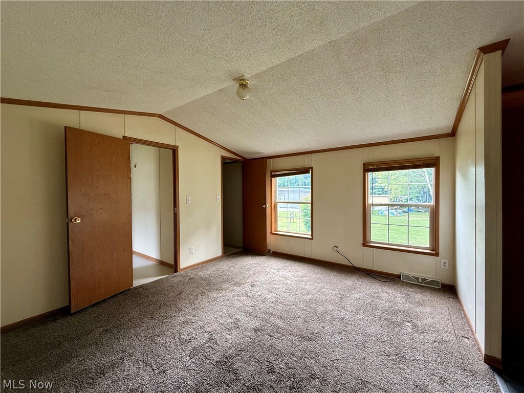 68 Stoneybrook Drive Hubbard OH 44425