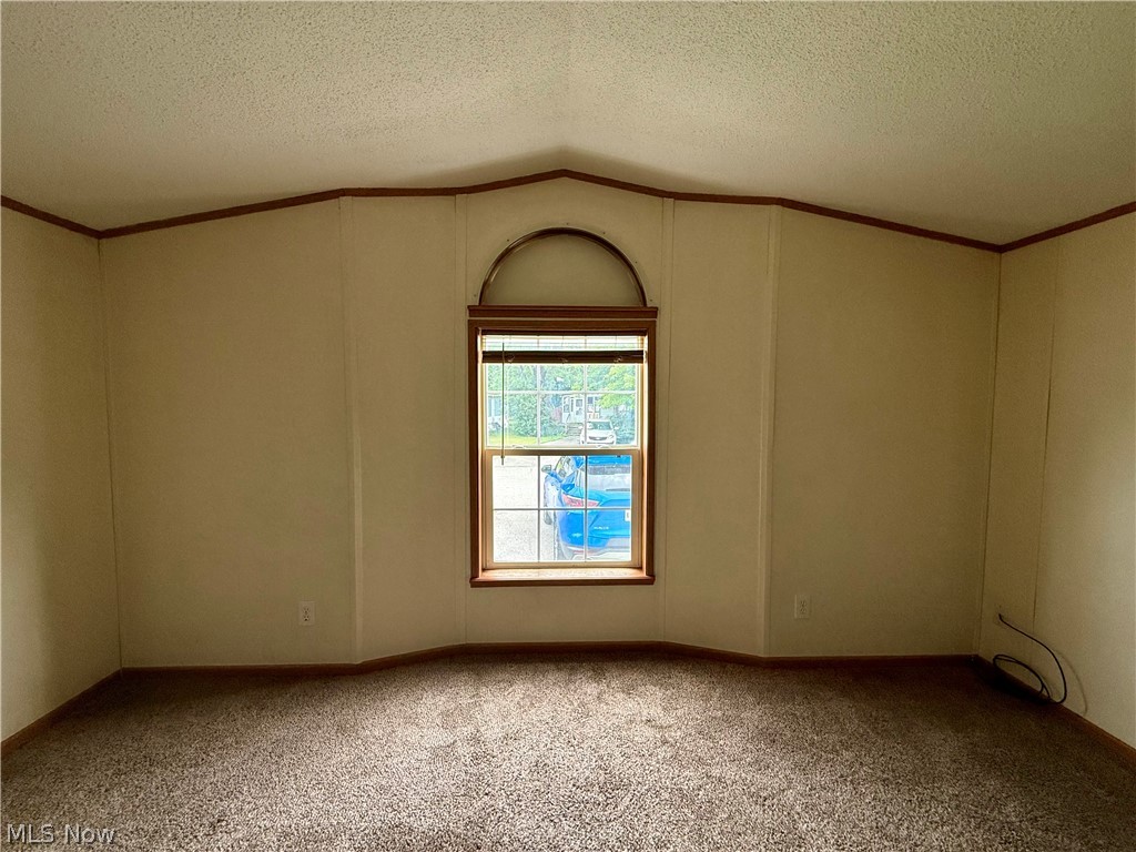 68 Stoneybrook Drive Hubbard OH 44425