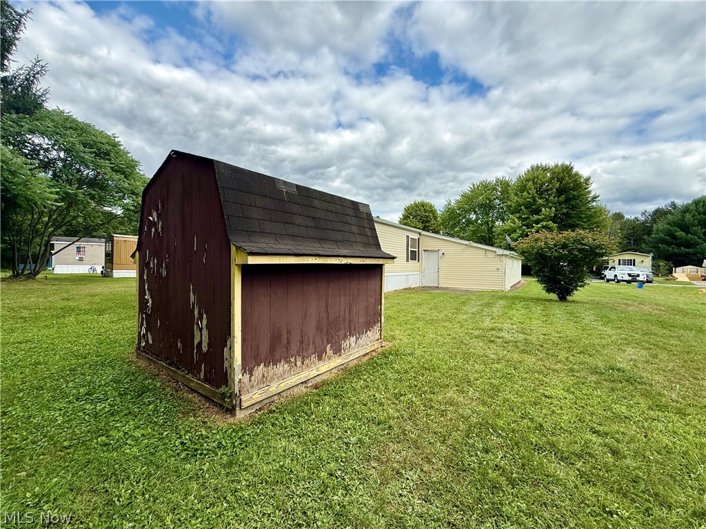 68 Stoneybrook Drive Hubbard OH 44425