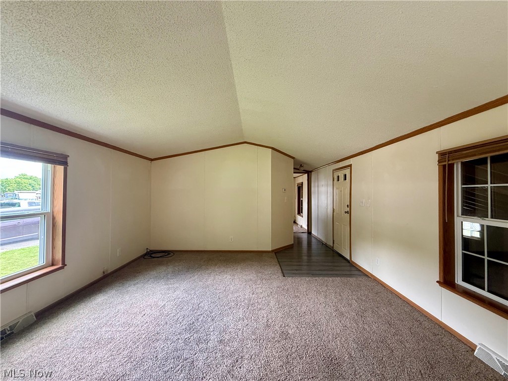 68 Stoneybrook Drive Hubbard OH 44425