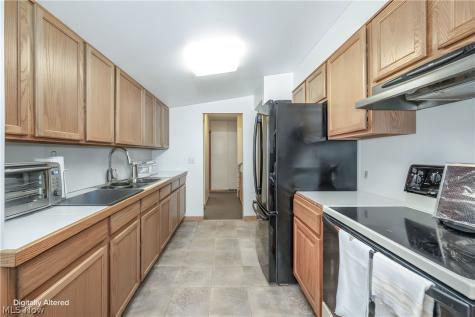 2985 Albrecht Avenue Akron OH 44312
