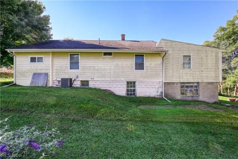2985 Albrecht Avenue Akron OH 44312