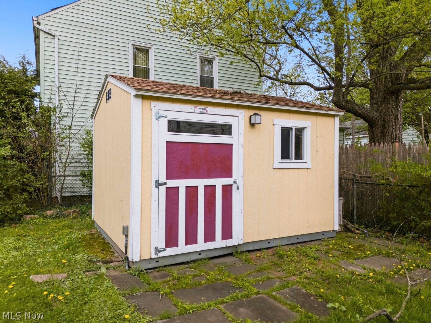693 Quilliams Road South Euclid OH 44121