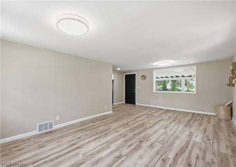 3232 Bears Den Road Youngstown OH 44511