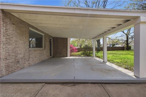 3232 Bears Den Road Youngstown OH 44511