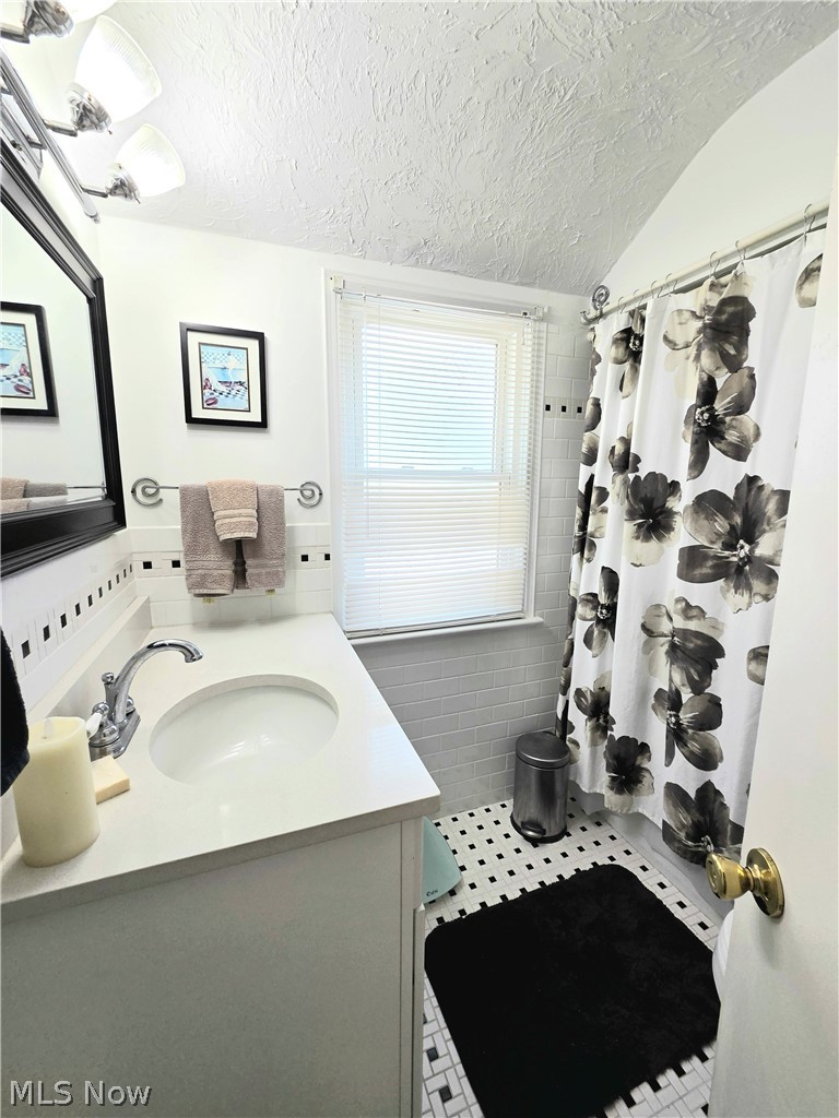 1403 Clearview Road Lyndhurst OH 44124