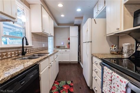 1403 Clearview Road Lyndhurst OH 44124