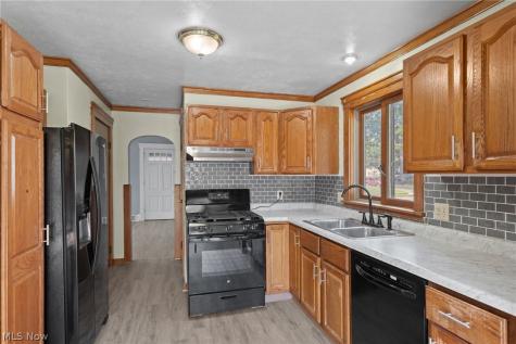 160 Claremont Avenue NW Canton OH 44708
