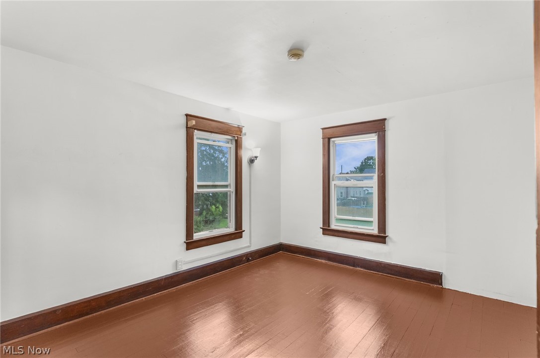 56 Spring Street Struthers OH 44471