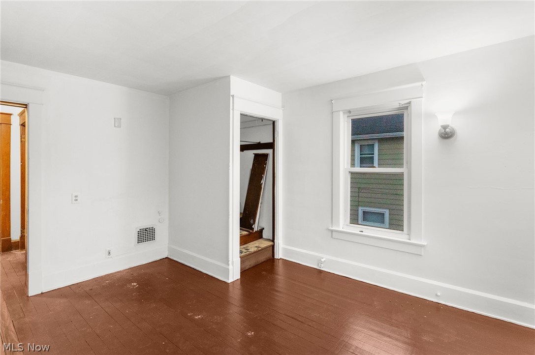 56 Spring Street Struthers OH 44471