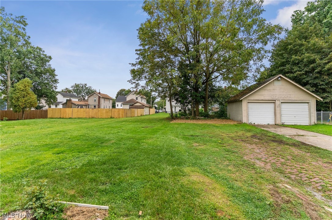 56 Spring Street Struthers OH 44471