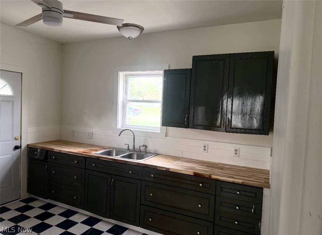 56 Spring Street Struthers OH 44471