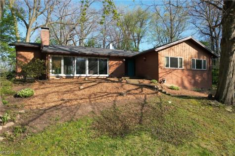 2930 Valley Lane Sandusky OH 44870