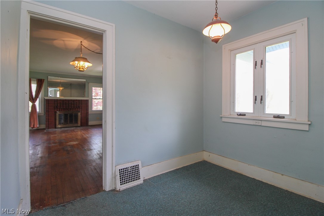 628 North Road SE Warren OH 44484