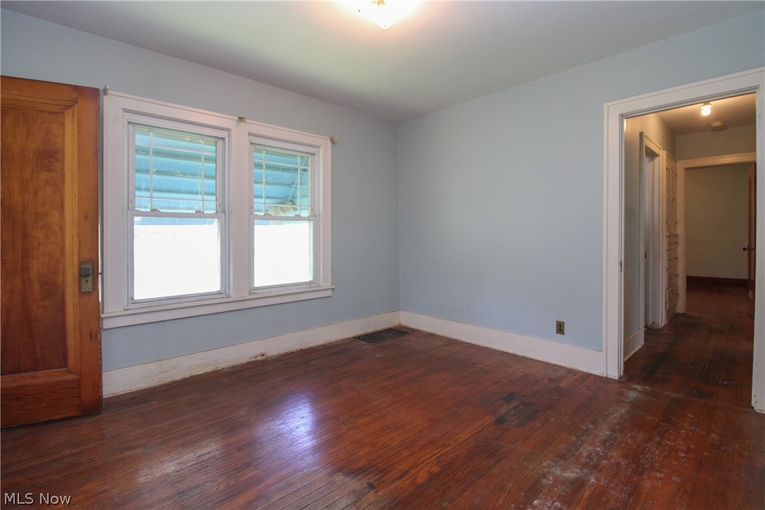 628 North Road SE Warren OH 44484