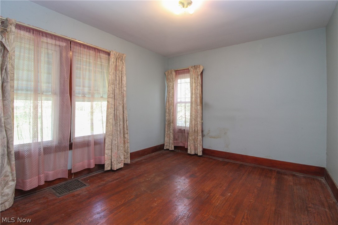 628 North Road SE Warren OH 44484