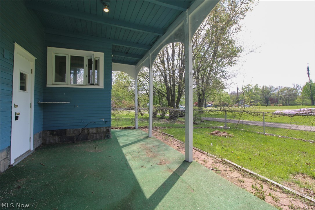 628 North Road SE Warren OH 44484