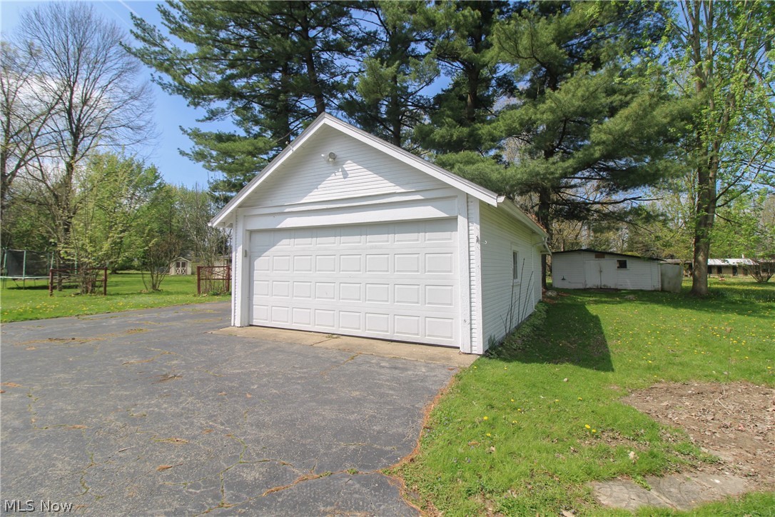 628 North Road SE Warren OH 44484