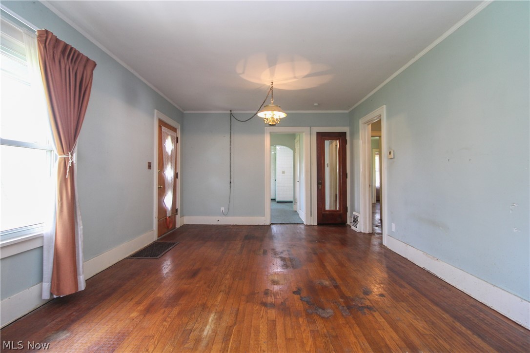 628 North Road SE Warren OH 44484