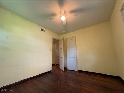 14400 Courtland Avenue Cleveland OH 44111