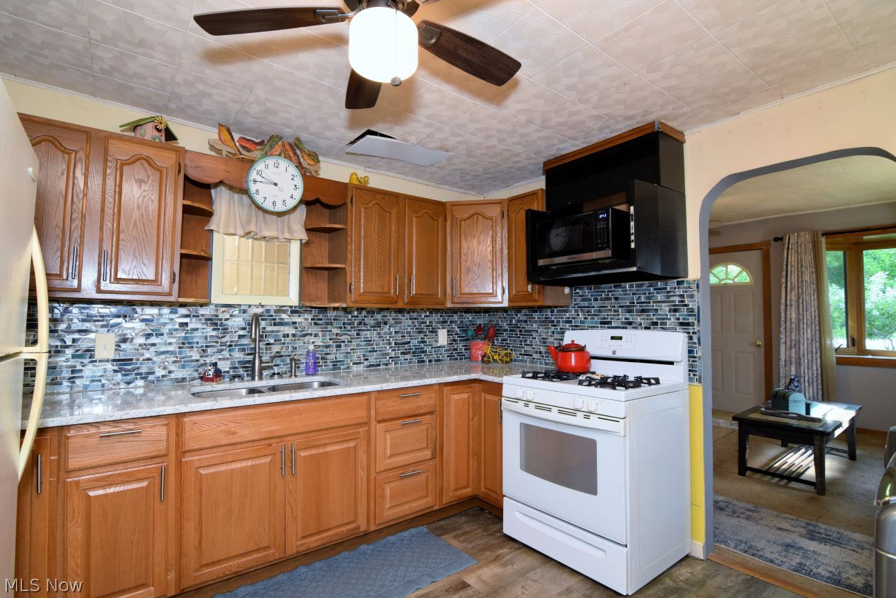 23285 Blackburn Road Oakwood OH 44146