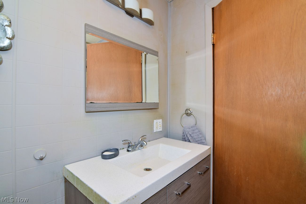 23285 Blackburn Road Oakwood OH 44146