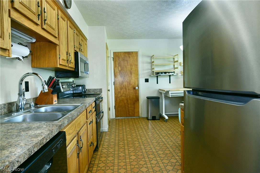 2484 Mahan Denman Road Cortland OH 44410