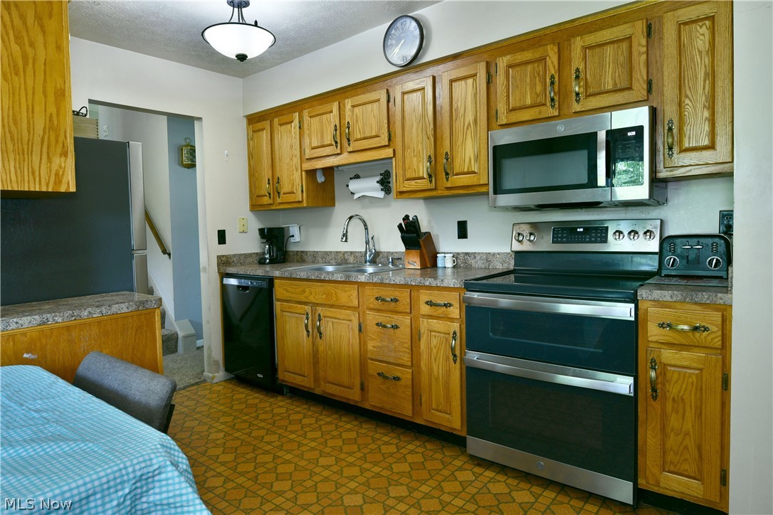 2484 Mahan Denman Road Cortland OH 44410