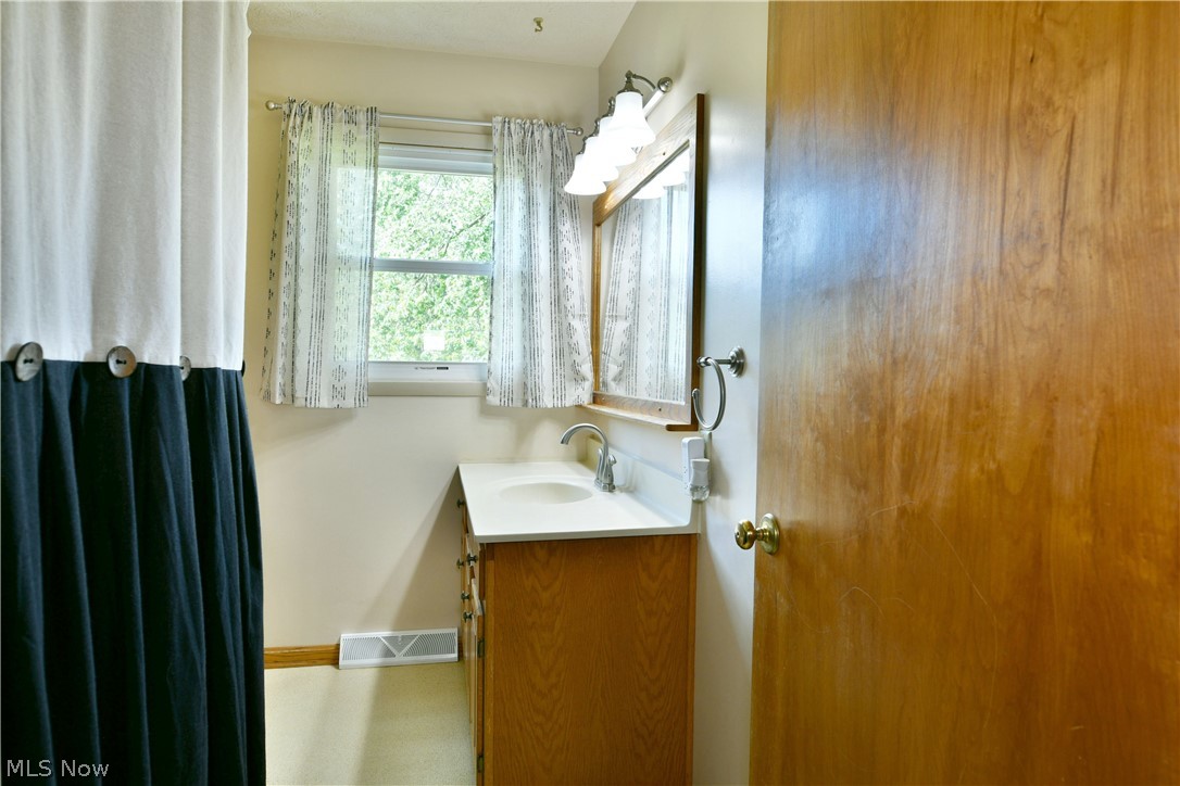 2484 Mahan Denman Road Cortland OH 44410