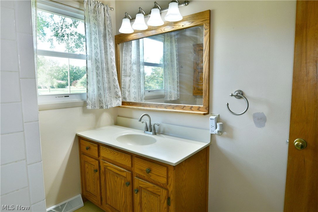 2484 Mahan Denman Road Cortland OH 44410