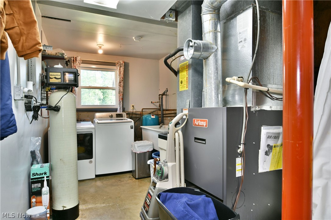2484 Mahan Denman Road Cortland OH 44410