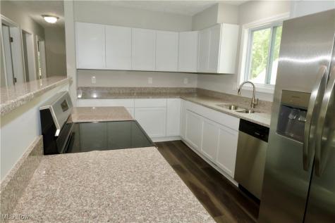 2382 Mogadore Road Akron OH 44312