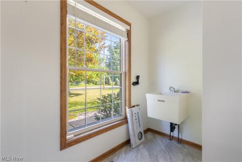 2124 Mount Pleasant Street NE Canton OH 44721