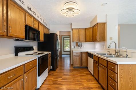 2124 Mount Pleasant Street NE Canton OH 44721