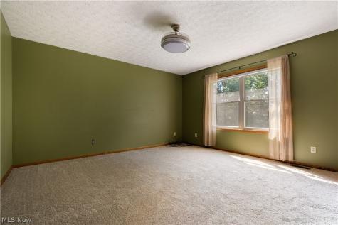 2124 Mount Pleasant Street NE Canton OH 44721