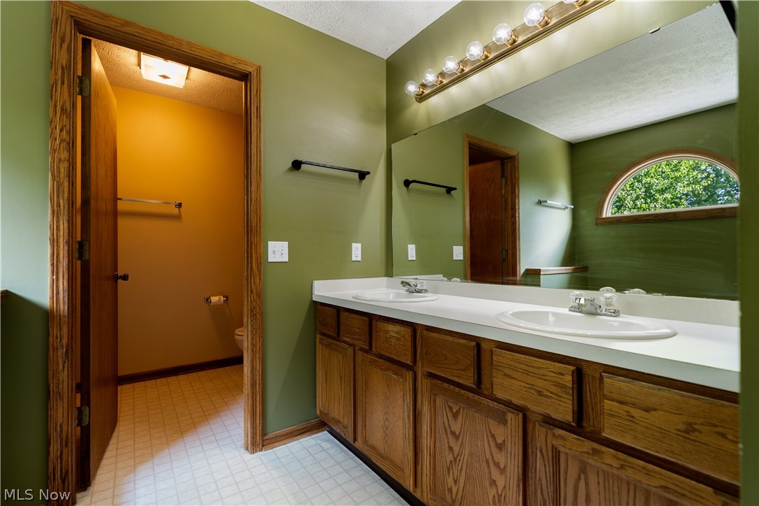 2124 Mount Pleasant Street NE Canton OH 44721