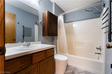 2124 Mount Pleasant Street NE Canton OH 44721
