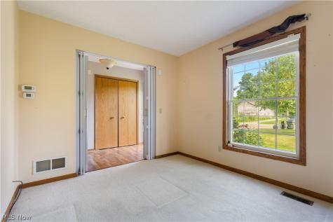 2124 Mount Pleasant Street NE Canton OH 44721