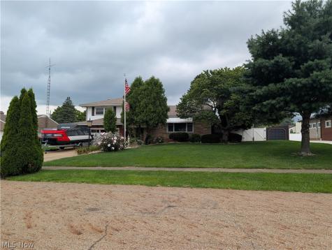 1409 Opal Street Louisville OH 44641
