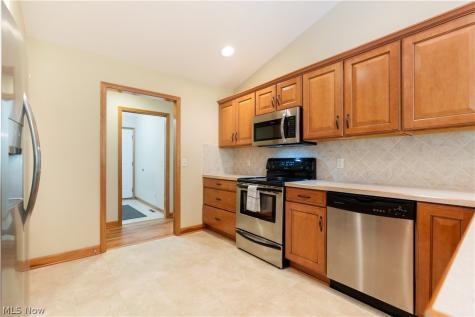 4946 Simsbury Circle NW Massillon OH 44646