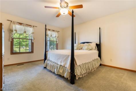 4946 Simsbury Circle NW Massillon OH 44646