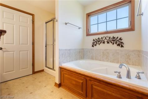 4946 Simsbury Circle NW Massillon OH 44646