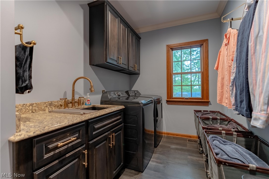 5205 Foxchase Avenue NW Canton OH 44718