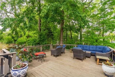 5205 Foxchase Avenue NW Canton OH 44718