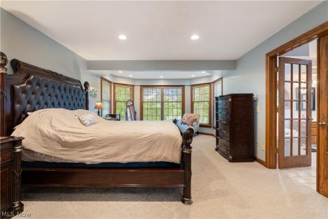 5205 Foxchase Avenue NW Canton OH 44718
