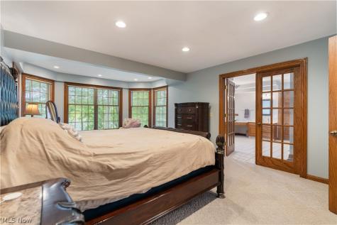 5205 Foxchase Avenue NW Canton OH 44718