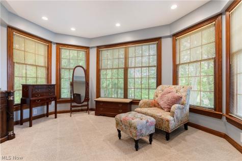 5205 Foxchase Avenue NW Canton OH 44718