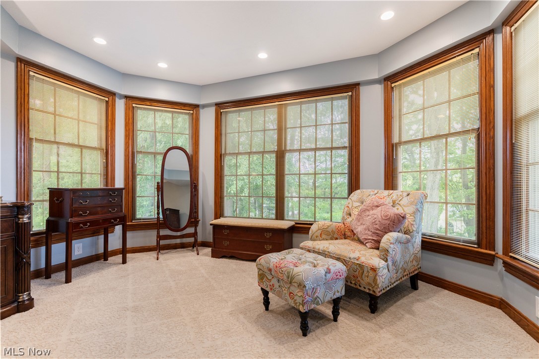 5205 Foxchase Avenue NW Canton OH 44718