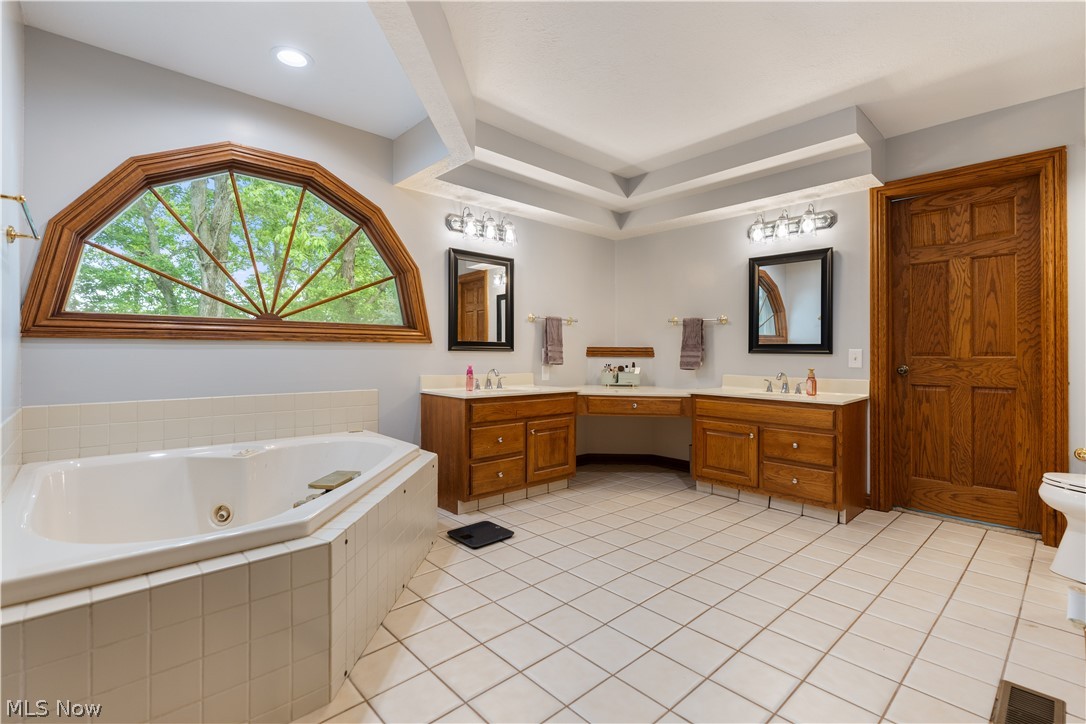 5205 Foxchase Avenue NW Canton OH 44718