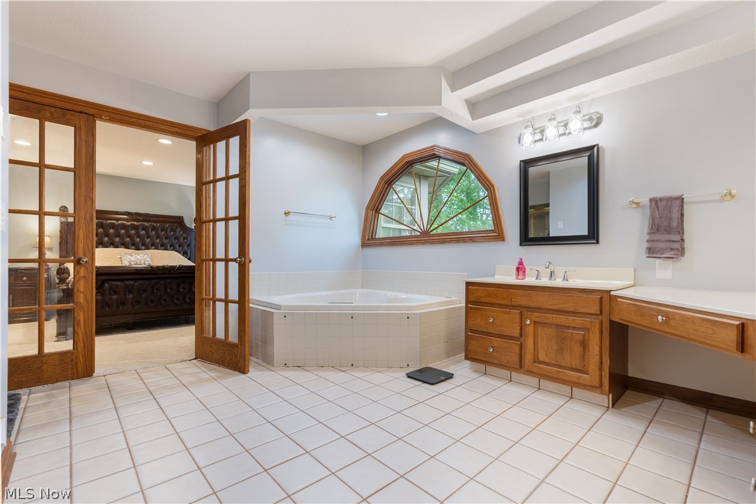 5205 Foxchase Avenue NW Canton OH 44718